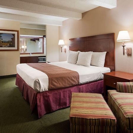 Best Western Montis Inn Saint Robert Exterior foto