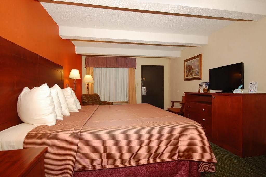 Best Western Montis Inn Saint Robert Exterior foto